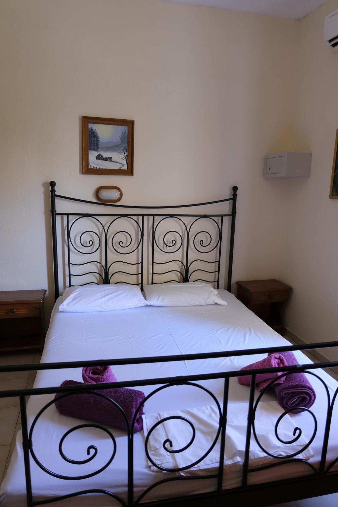 Taxiarchis Apartments Skiathos Chora Chambre photo